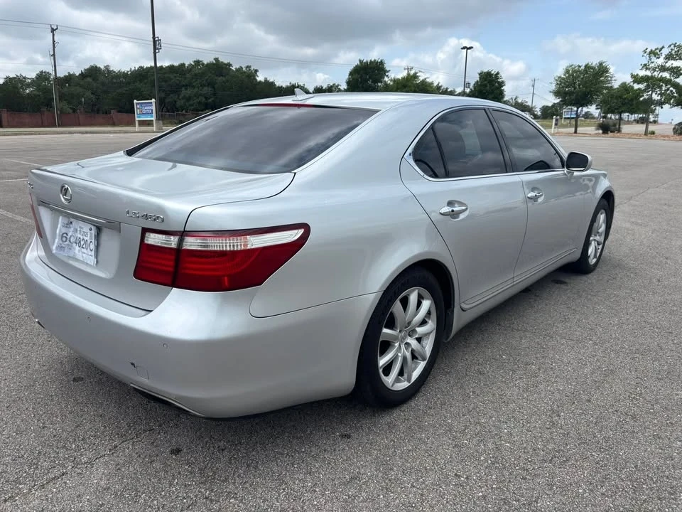 2007 Lexus LS 4th Gen - Image 11 of 12