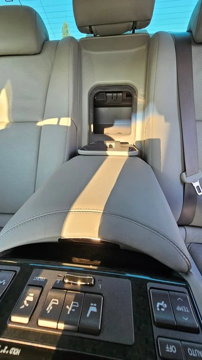 2007 Lexus LS 4th Gen - Image 13 of 16