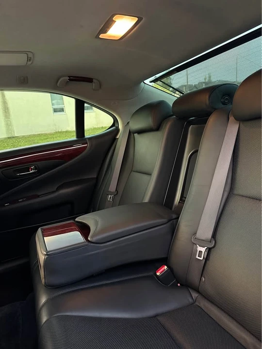 2007 Lexus LS 4th Gen - Image 8 of 14