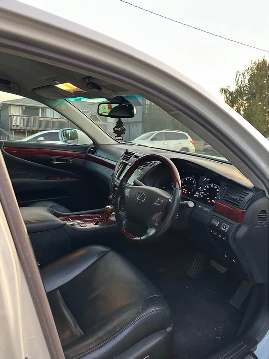 2007 Lexus LS 4th Gen - Image 6 of 14