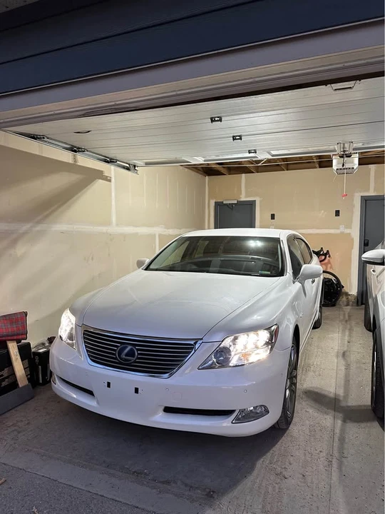 2007 Lexus LS 4th Gen - Image 10 of 14