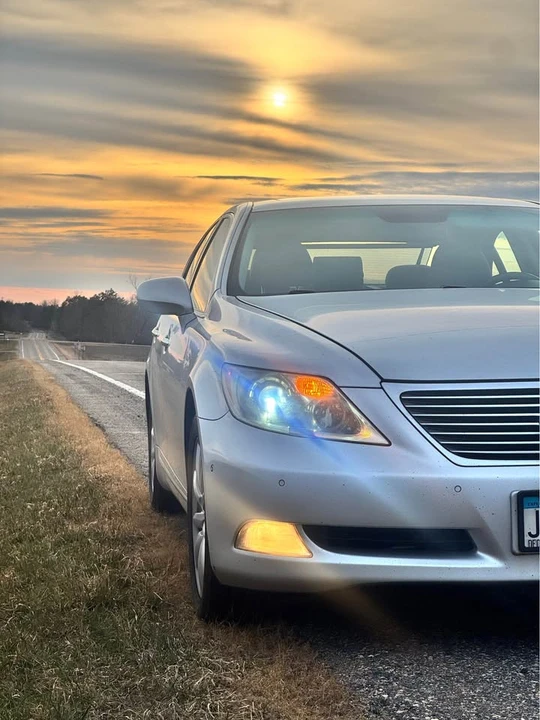 2007 Lexus LS 4th Gen - Image 8 of 13