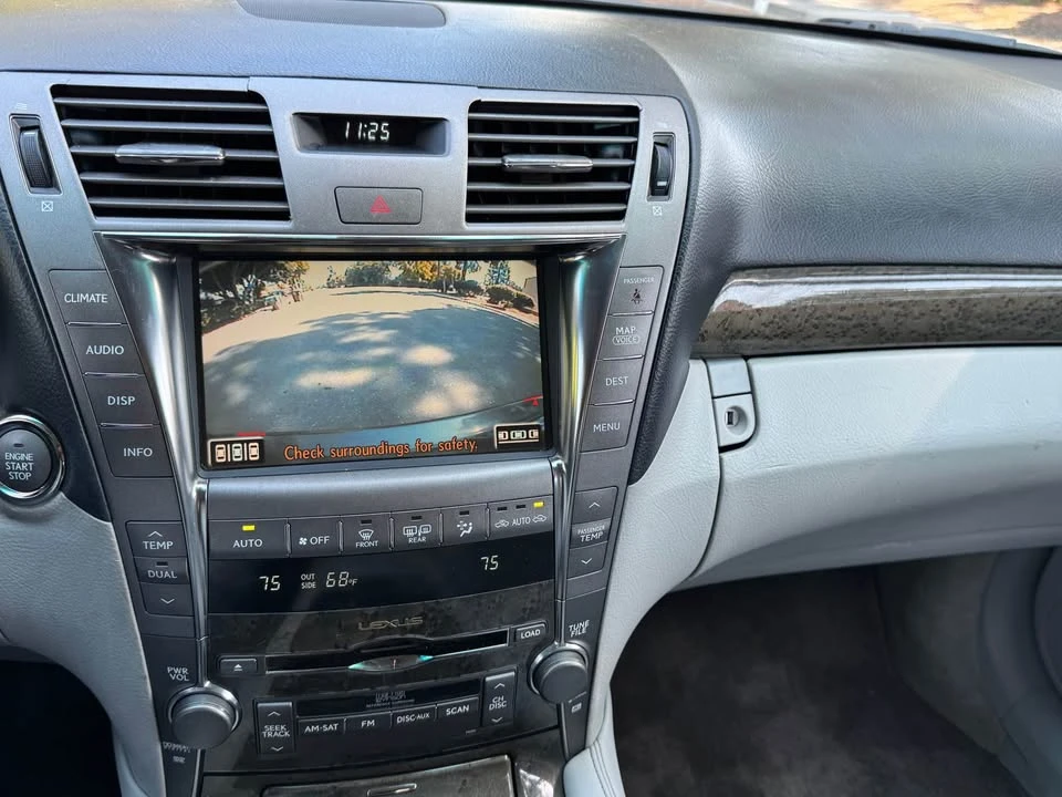 2007 Lexus LS 4th Gen - Image 11 of 16
