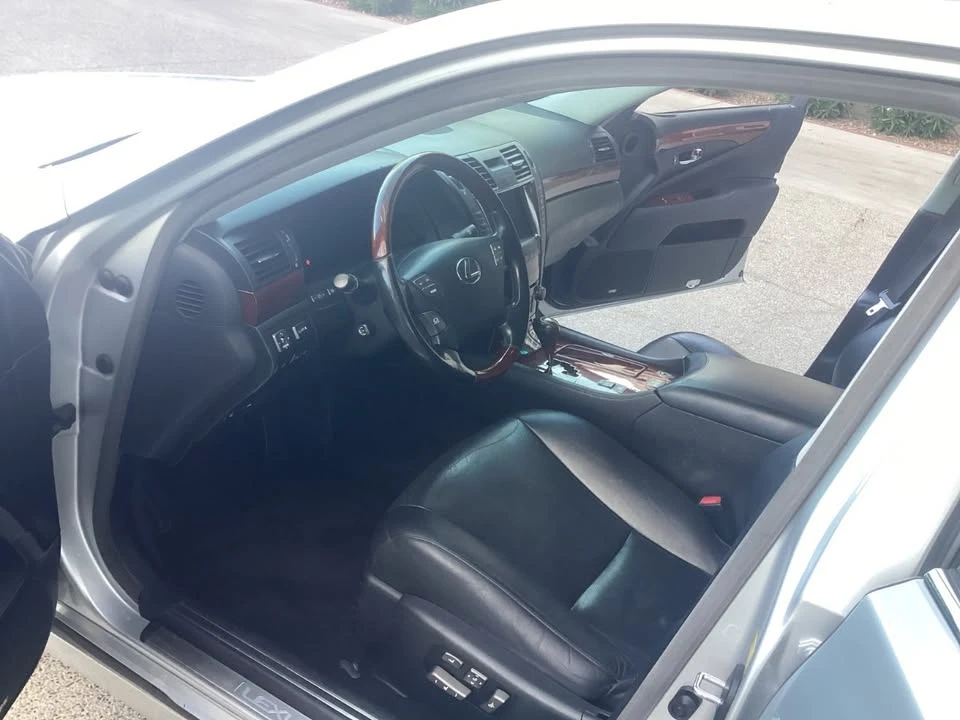 2007 Lexus LS 4th Gen - Image 5 of 10