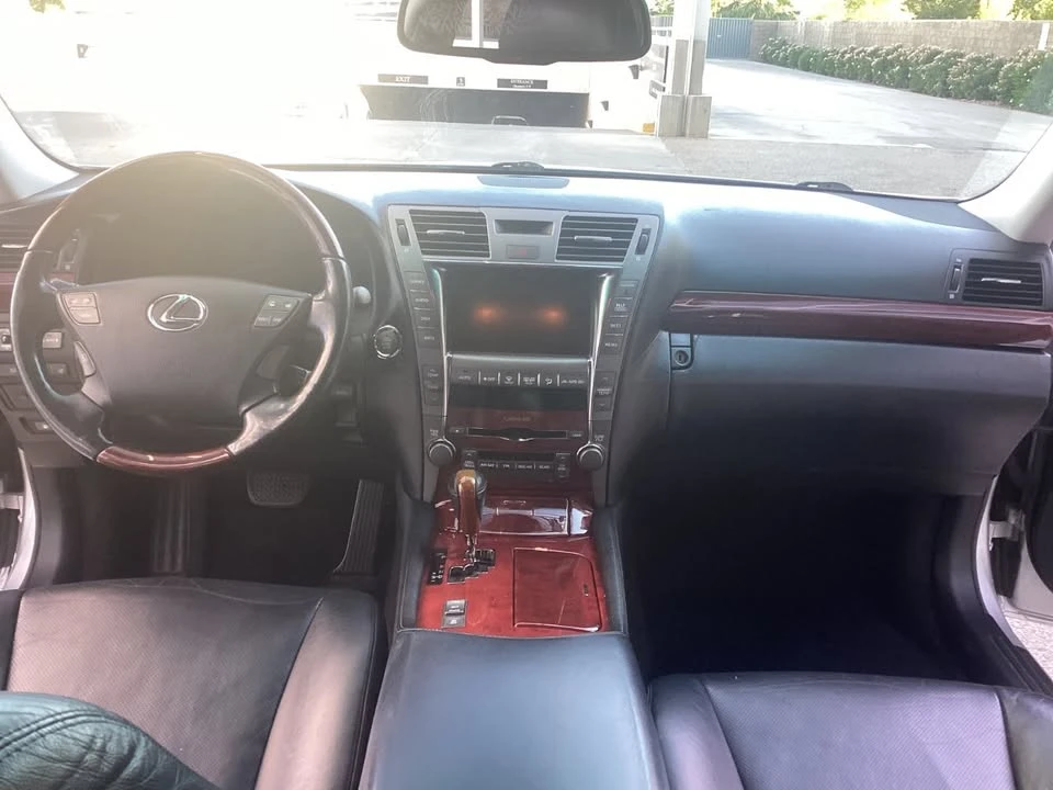 2007 Lexus LS 4th Gen - Image 8 of 10