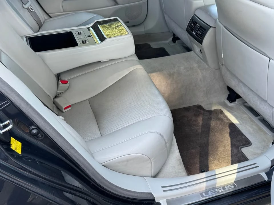 2007 Lexus LS 4th Gen - Image 13 of 16