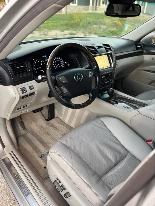 2007 Lexus LS 4th Gen - Image 7 of 19
