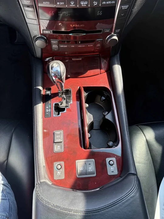 2007 Lexus LS 4th Gen - Image 12 of 17