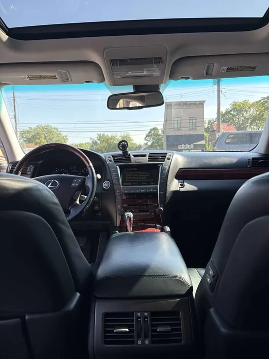 2007 Lexus LS 4th Gen - Image 15 of 17