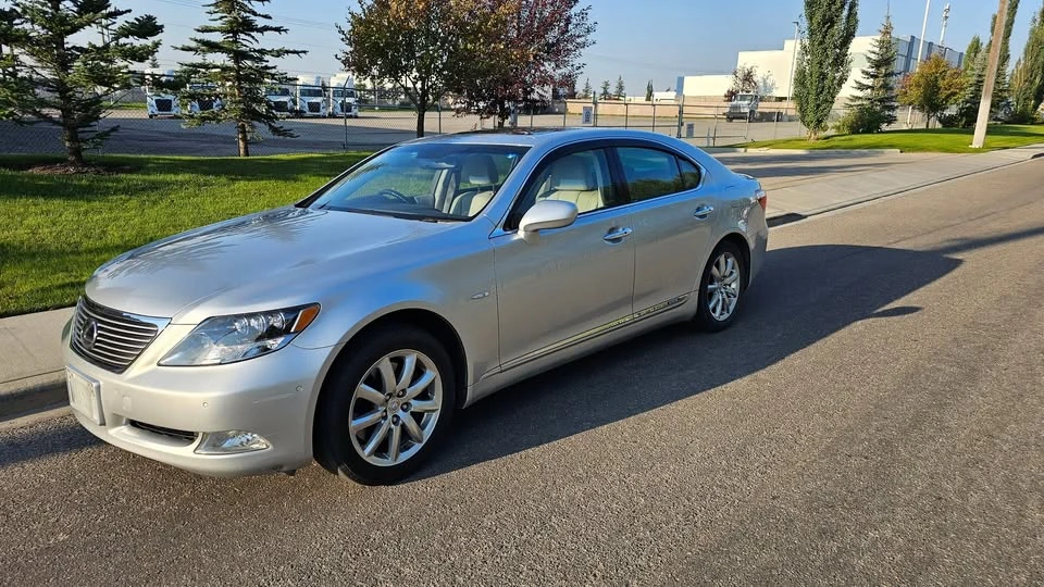2007 Lexus LS 4th Gen - Image 9 of 16