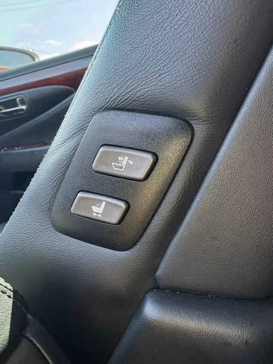 2007 Lexus LS 4th Gen - Image 17 of 17