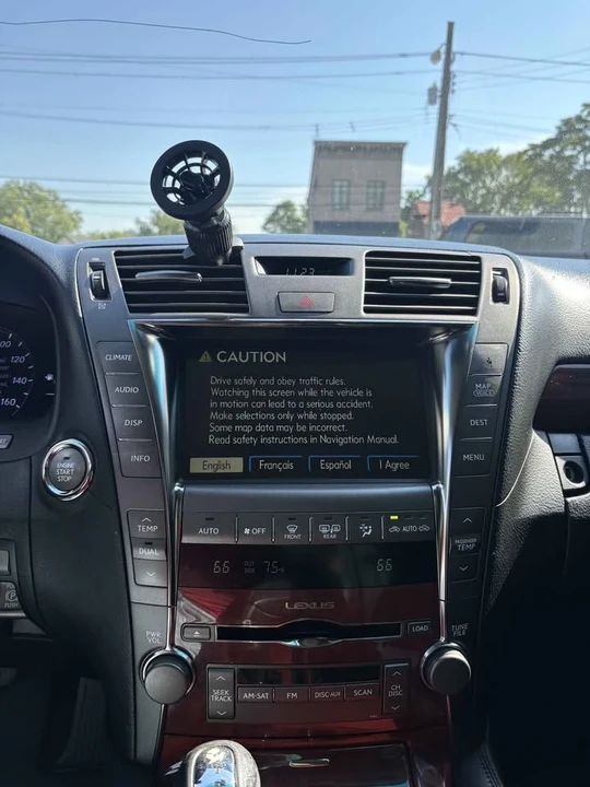 2007 Lexus LS 4th Gen - Image 11 of 17