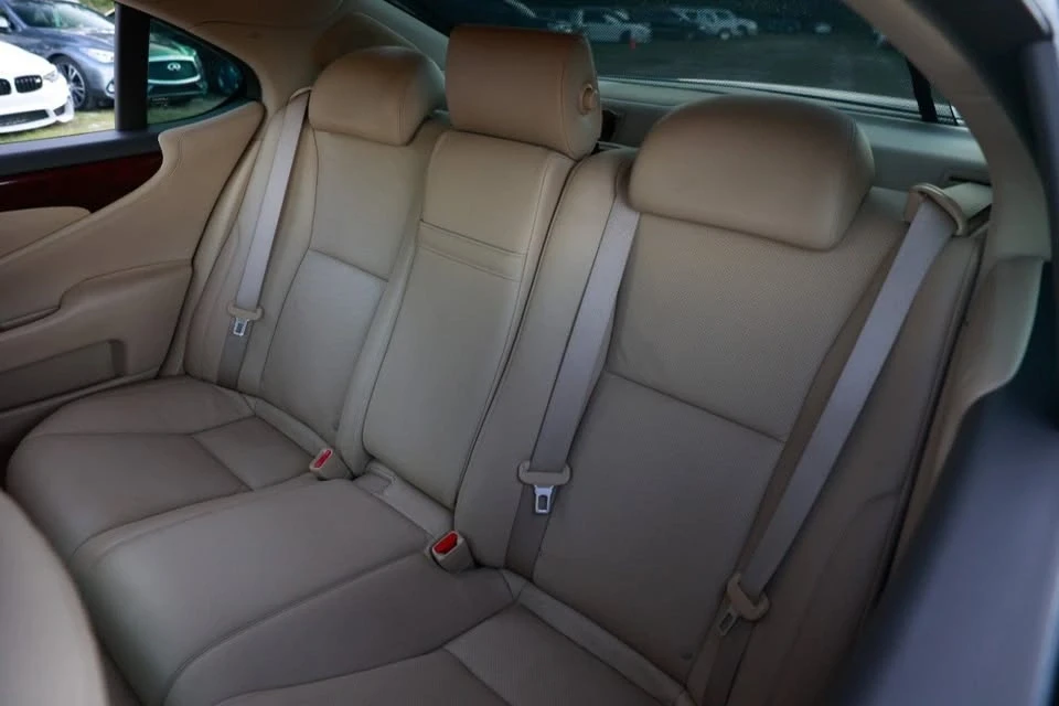 2007 Lexus LS 4th Gen - Image 8 of 20