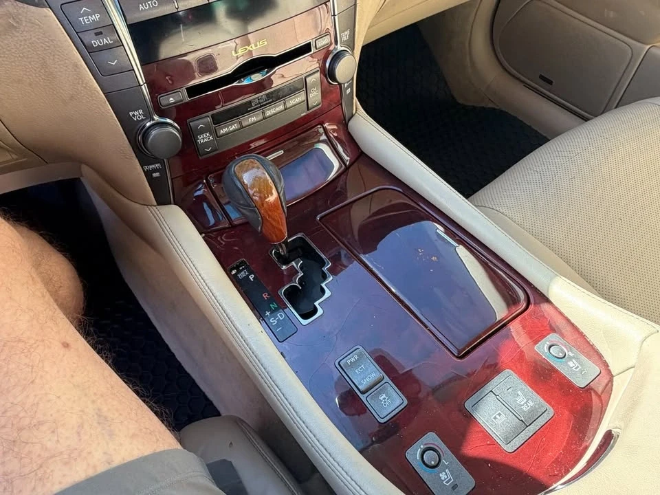 2007 Lexus LS 4th Gen - Image 17 of 18