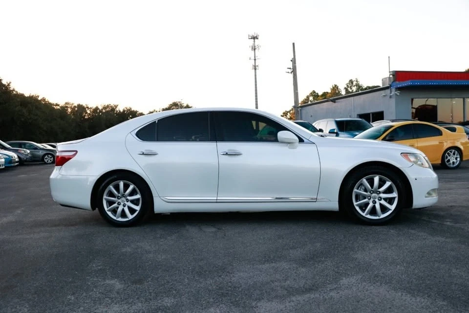 2007 Lexus LS 4th Gen - Image 11 of 20