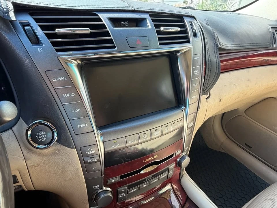 2007 Lexus LS 4th Gen - Image 18 of 18