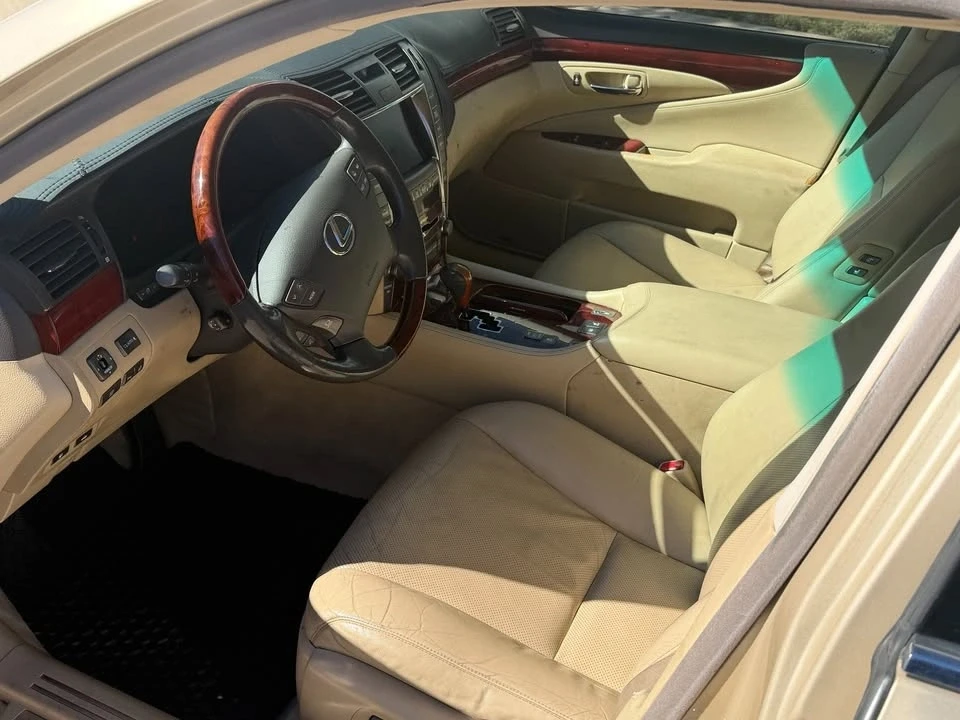 2007 Lexus LS 4th Gen - Image 10 of 18