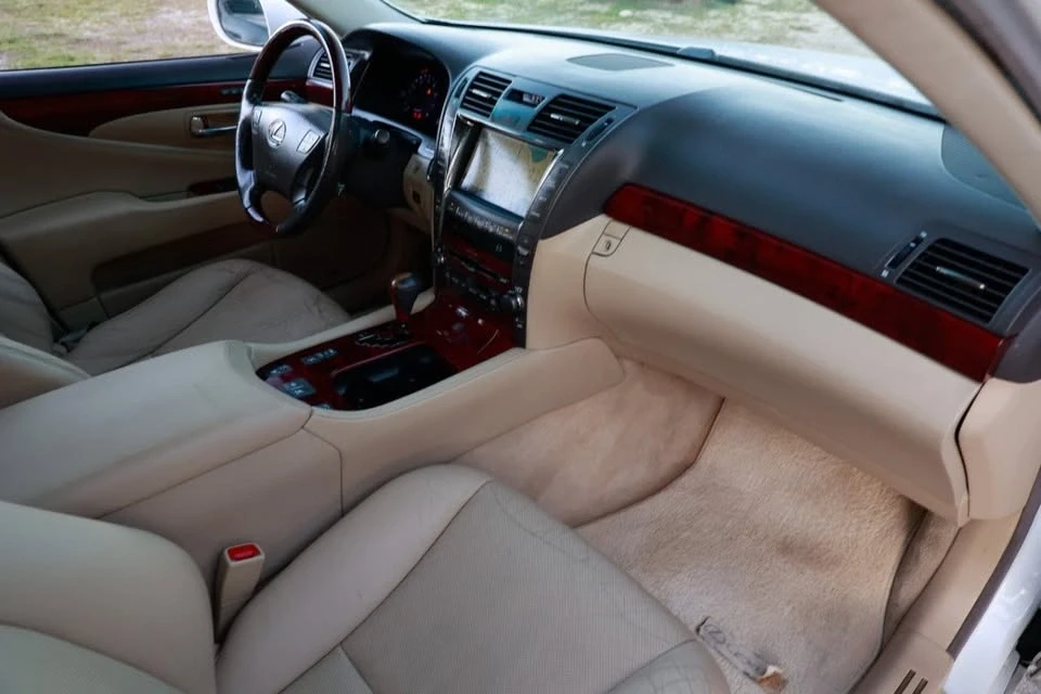 2007 Lexus LS 4th Gen - Image 16 of 20
