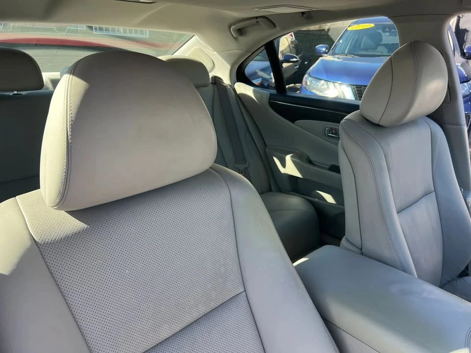 2007 Lexus LS 4th Gen - Image 17 of 19