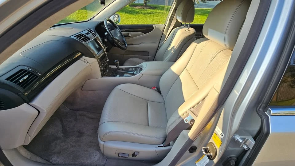 2007 Lexus LS 4th Gen - Image 8 of 16