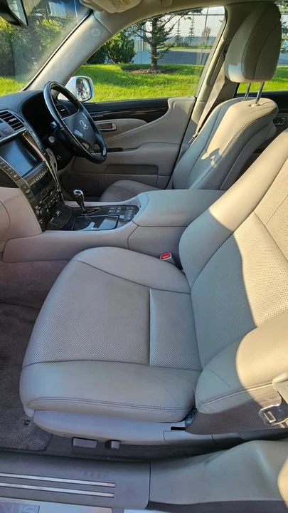 2007 Lexus LS 4th Gen - Image 10 of 16