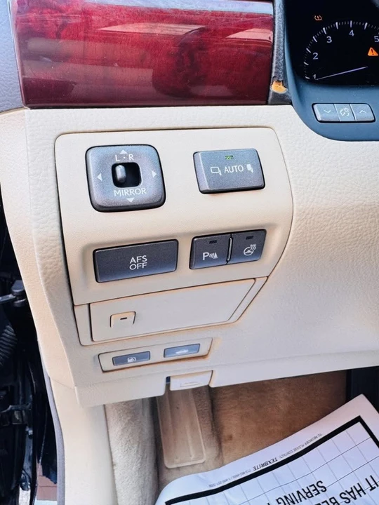 2007 Lexus LS 4th Gen - Image 15 of 18