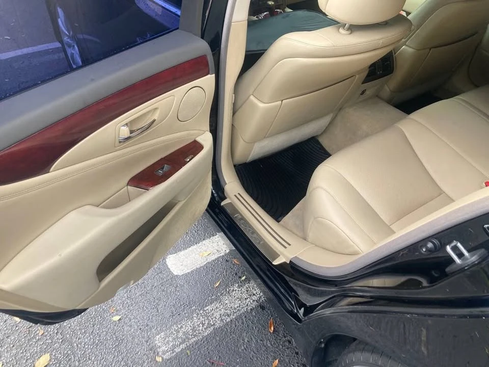 2007 Lexus LS 4th Gen - Image 11 of 19