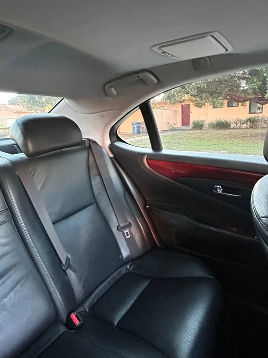 2007 Lexus LS 4th Gen - Image 9 of 11
