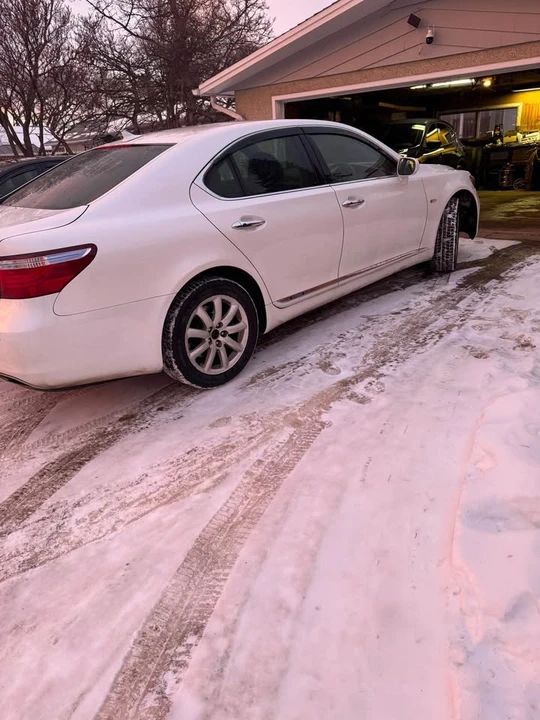 2007 Lexus LS 4th Gen - Image 4 of 11