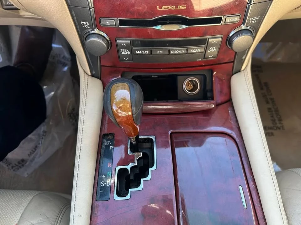 2007 Lexus LS 4th Gen - Image 10 of 14
