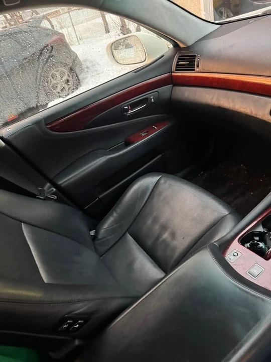 2007 Lexus LS 4th Gen - Image 9 of 11