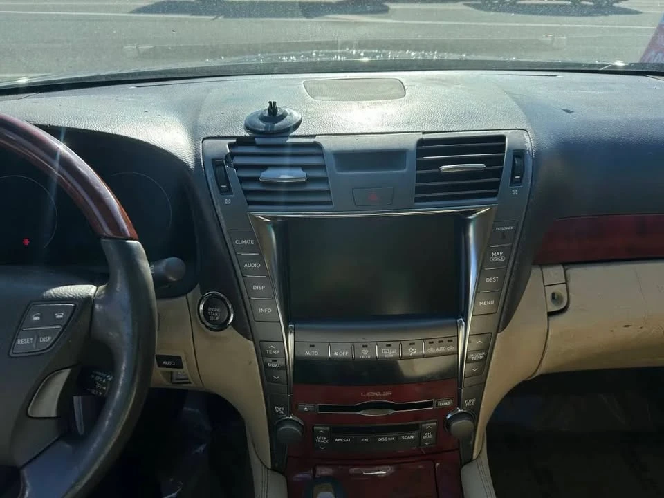 2007 Lexus LS 4th Gen - Image 9 of 14