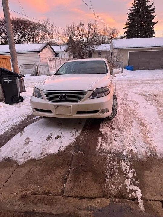 2007 Lexus LS 4th Gen - Image 5 of 11