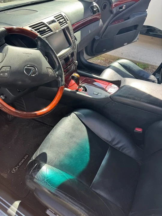 2007 Lexus LS 4th Gen - Image 5 of 8
