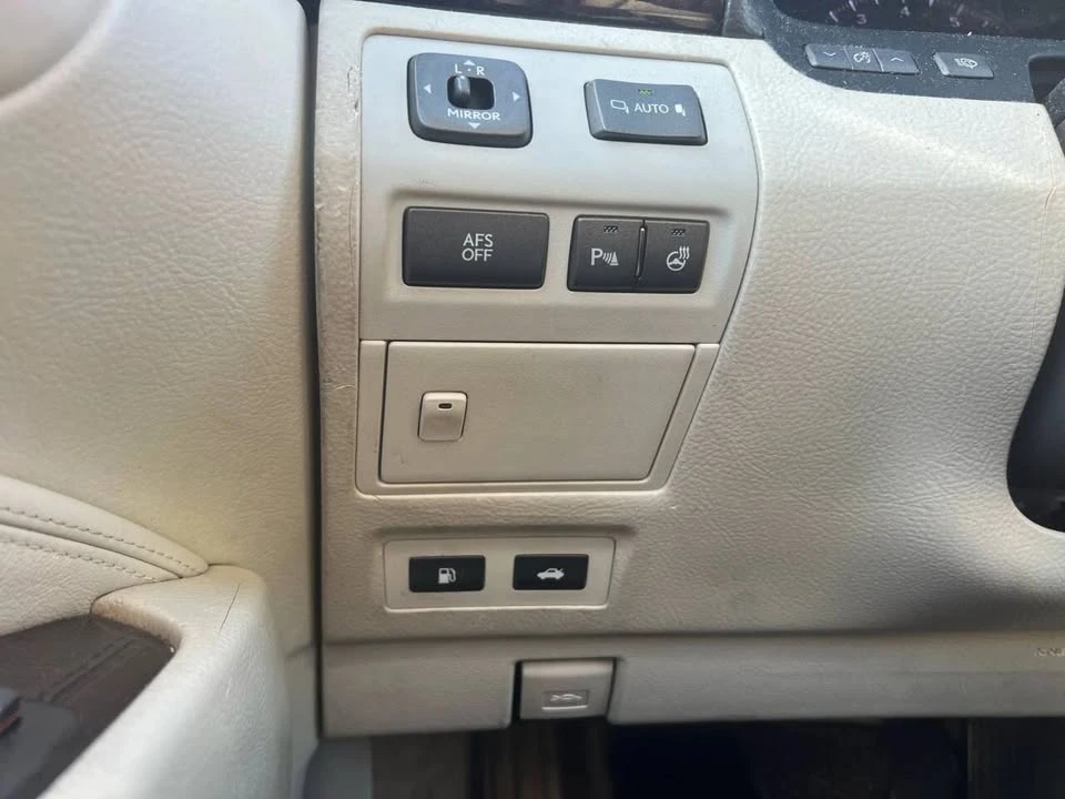 2007 Lexus LS 4th Gen - Image 13 of 19