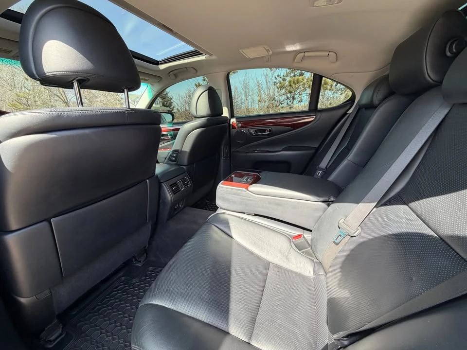 2007 Lexus LS 4th Gen - Image 11 of 20