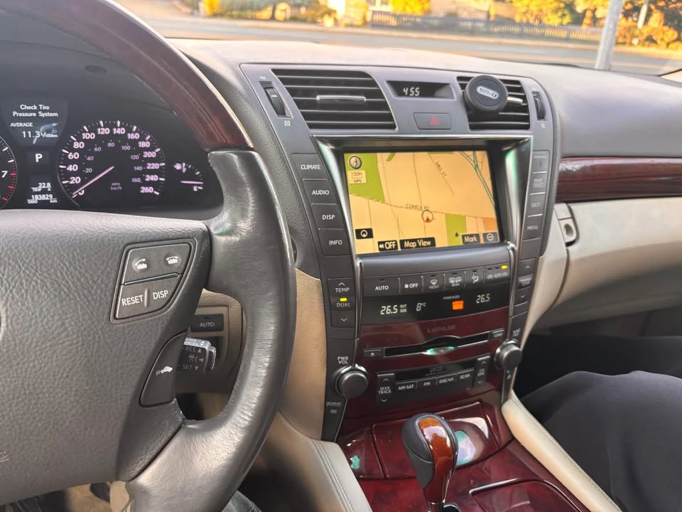 2007 Lexus LS 4th Gen - Image 18 of 20