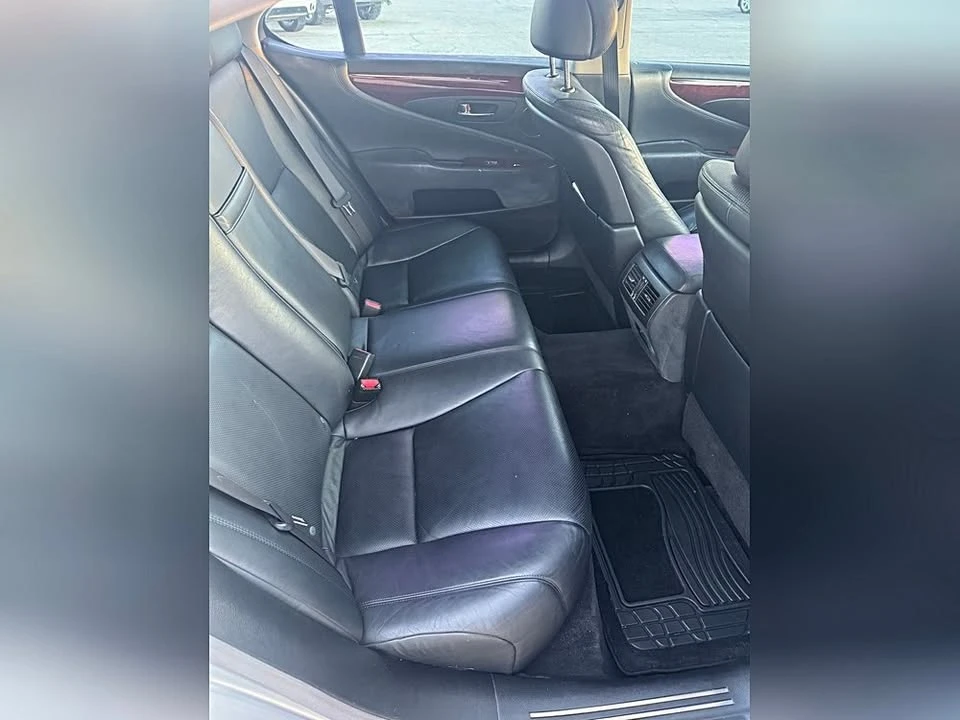 2007 Lexus LS 4th Gen - Image 15 of 20