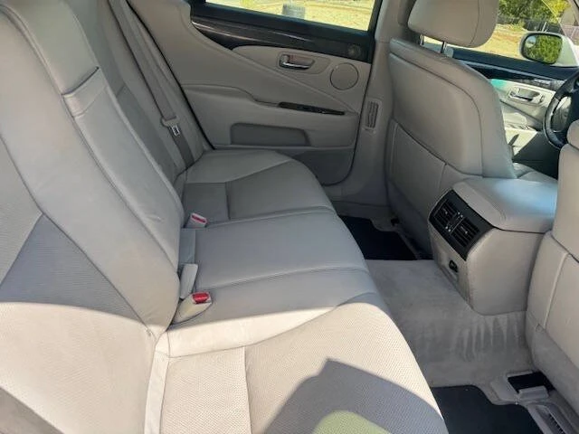 2007 Lexus LS 4th Gen - Image 15 of 19