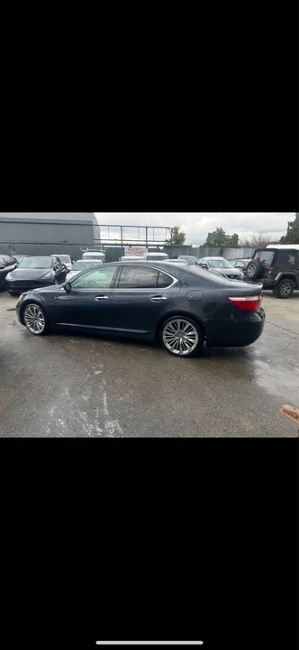 2007 Lexus LS 4th Gen - Image 9 of 9