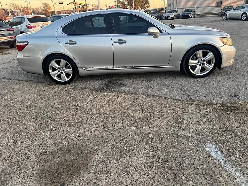 2007 Lexus LS 4th Gen - Image 2 of 20