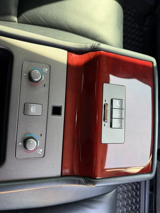 2007 Lexus LS 4th Gen - Image 12 of 20