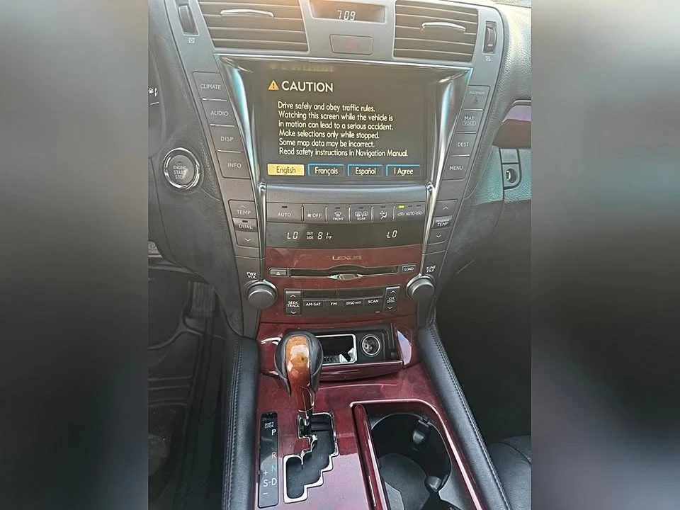 2007 Lexus LS 4th Gen - Image 19 of 20
