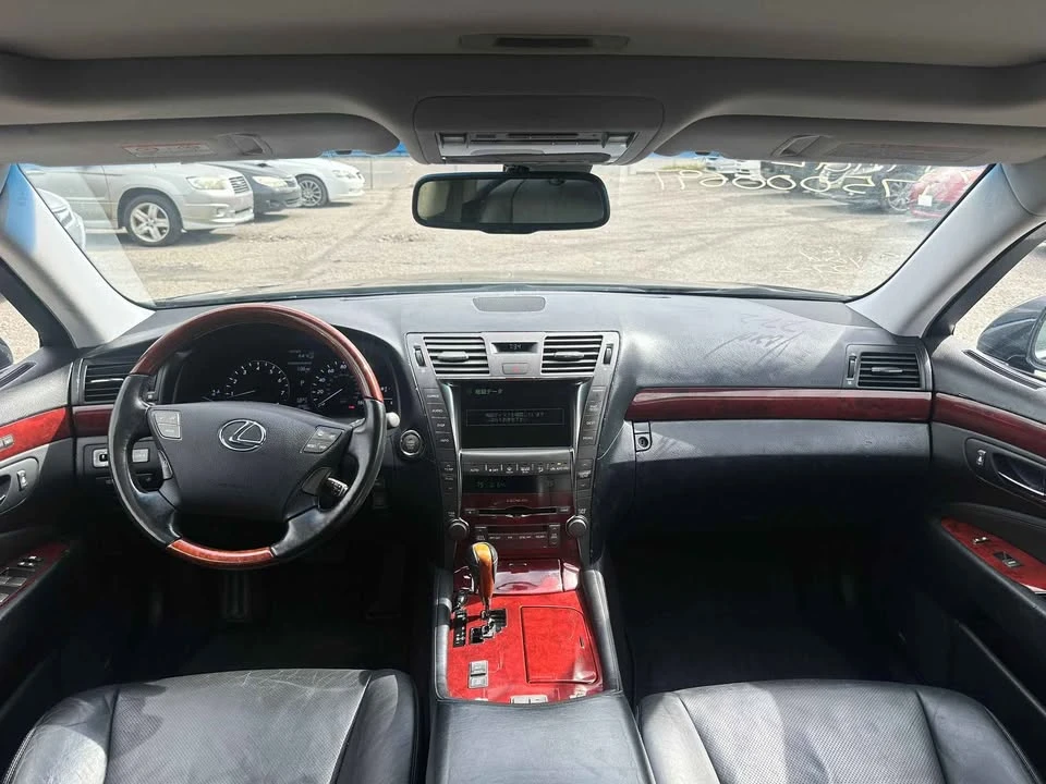 2007 Lexus LS 4th Gen - Image 10 of 12