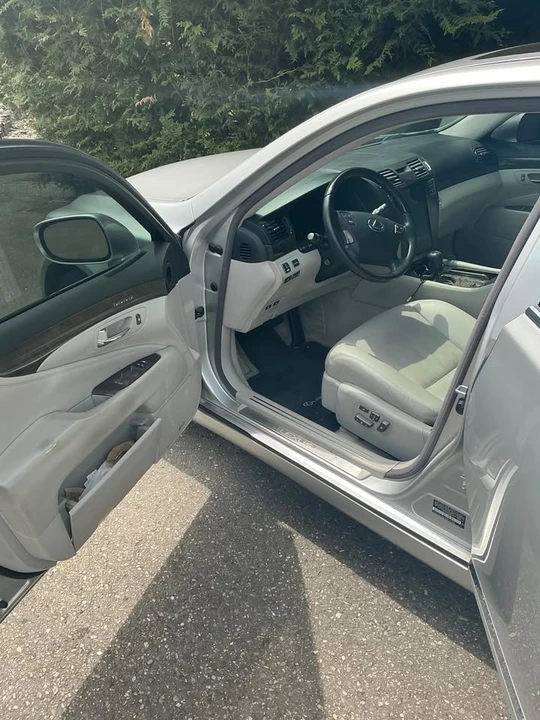 2007 Lexus LS 4th Gen - Image 6 of 13