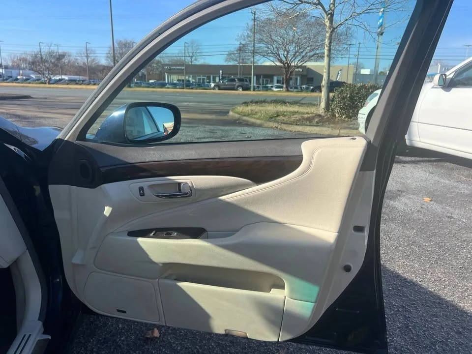 2007 Lexus LS 4th Gen - Image 17 of 20