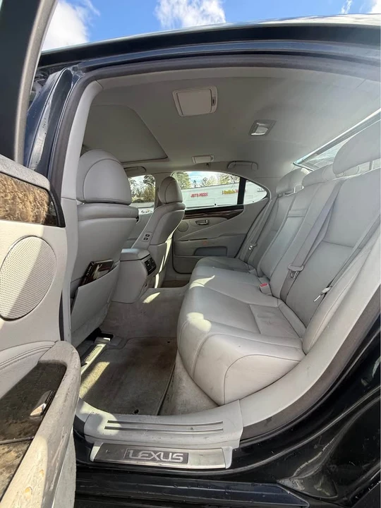 2007 Lexus LS 4th Gen - Image 11 of 20