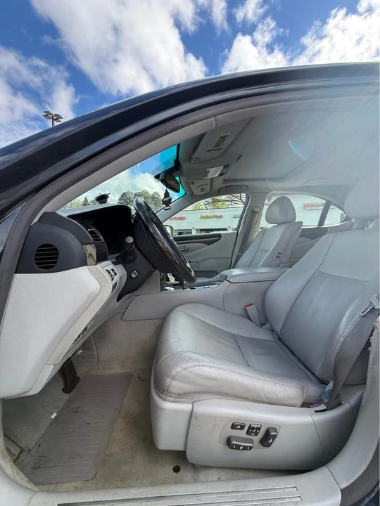 2007 Lexus LS 4th Gen - Image 9 of 20