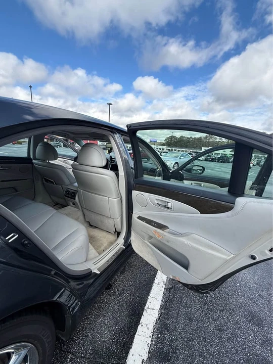 2007 Lexus LS 4th Gen - Image 13 of 20