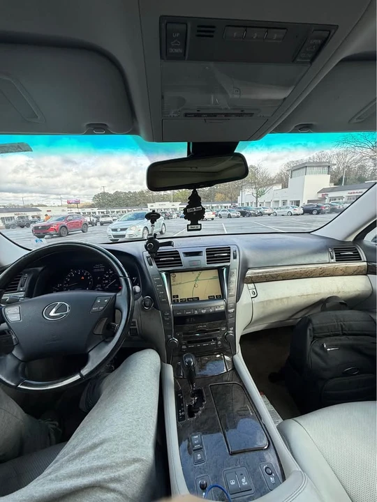 2007 Lexus LS 4th Gen - Image 15 of 20